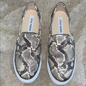 Gentle used Steve Madden snakeskin slip ons